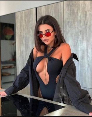 Ярослава, 19 лет: кунилингус в Ялте, закажите онлайн